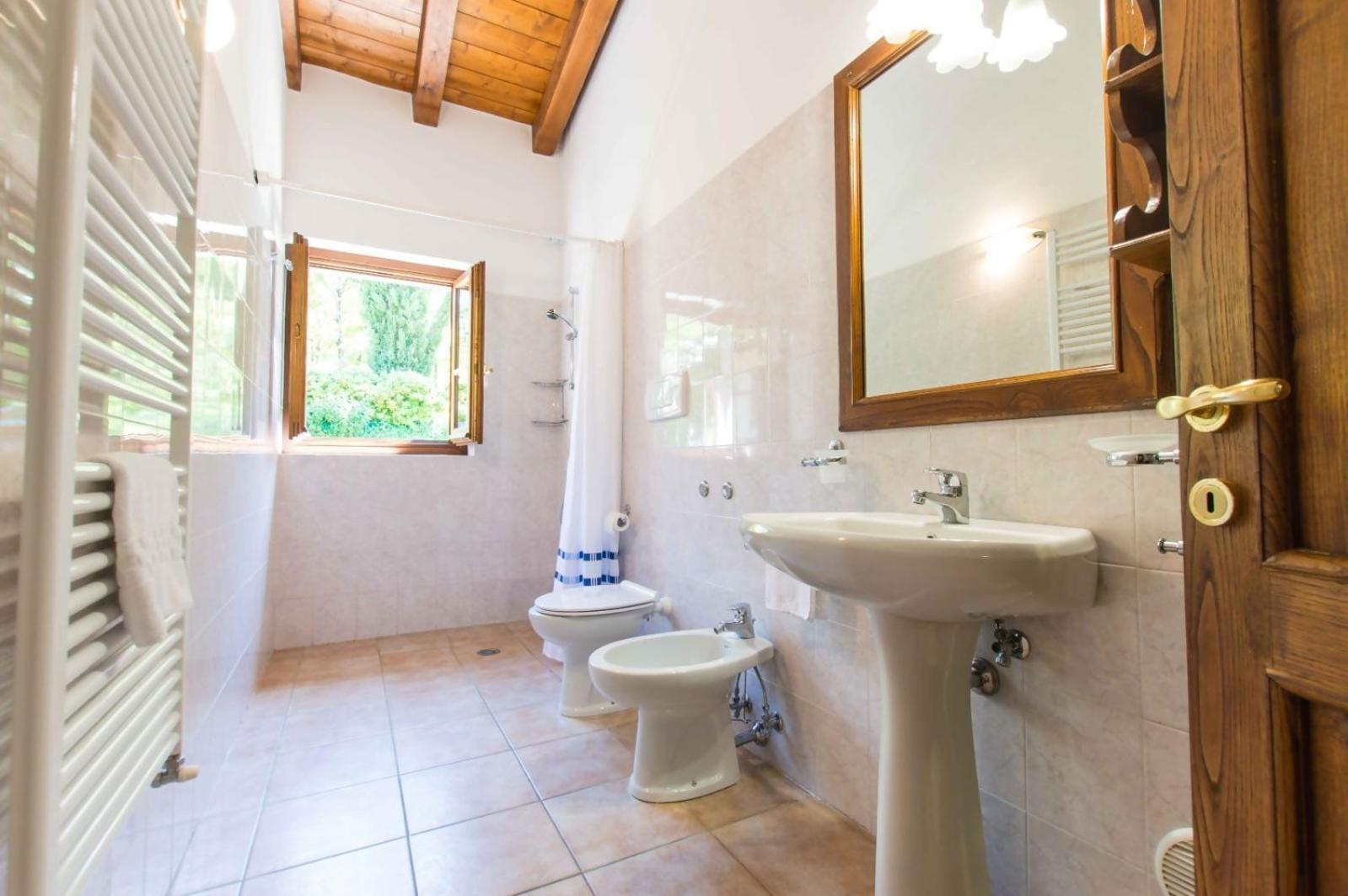 Agriturismo Podere La Casaccia Poppi Bagian luar foto